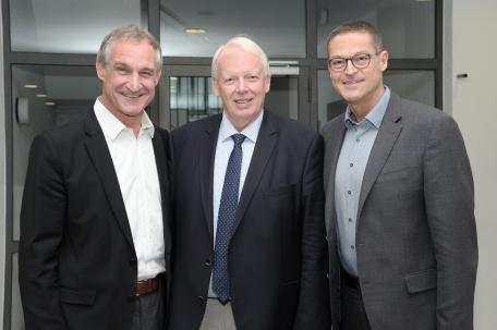 Bild: Bürgermeister Markus Linhart, Präsident und Tagungsleiter Bodenseeforum Oberarzt a.D. Ulrich Grüneisen und Landesrat Christian Bernhard 