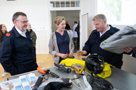 Bild: Zahlreiche BesucherInnen erlebten Arbeit des Umweltinstituts hautnah 