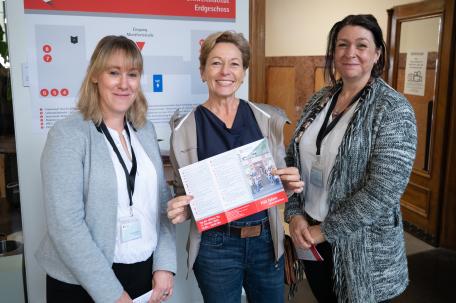 Bild: Zahlreiche BesucherInnen erlebten Arbeit des Umweltinstituts hautnah 