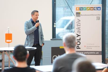 Bild: Ausbildungsleiter bei Blum und Lehrlingssprecher der Industrie f&uuml;r den Berufsnachwuchs Robert Kaufmann