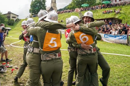 Bild: Die Gruppe „Ludesch 1“ bejubelt den Sieg