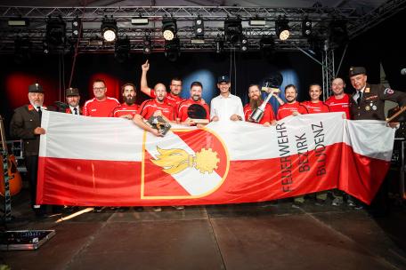Bild: Gruppenfoto des Bezirkssiegers „Ludesch 1“